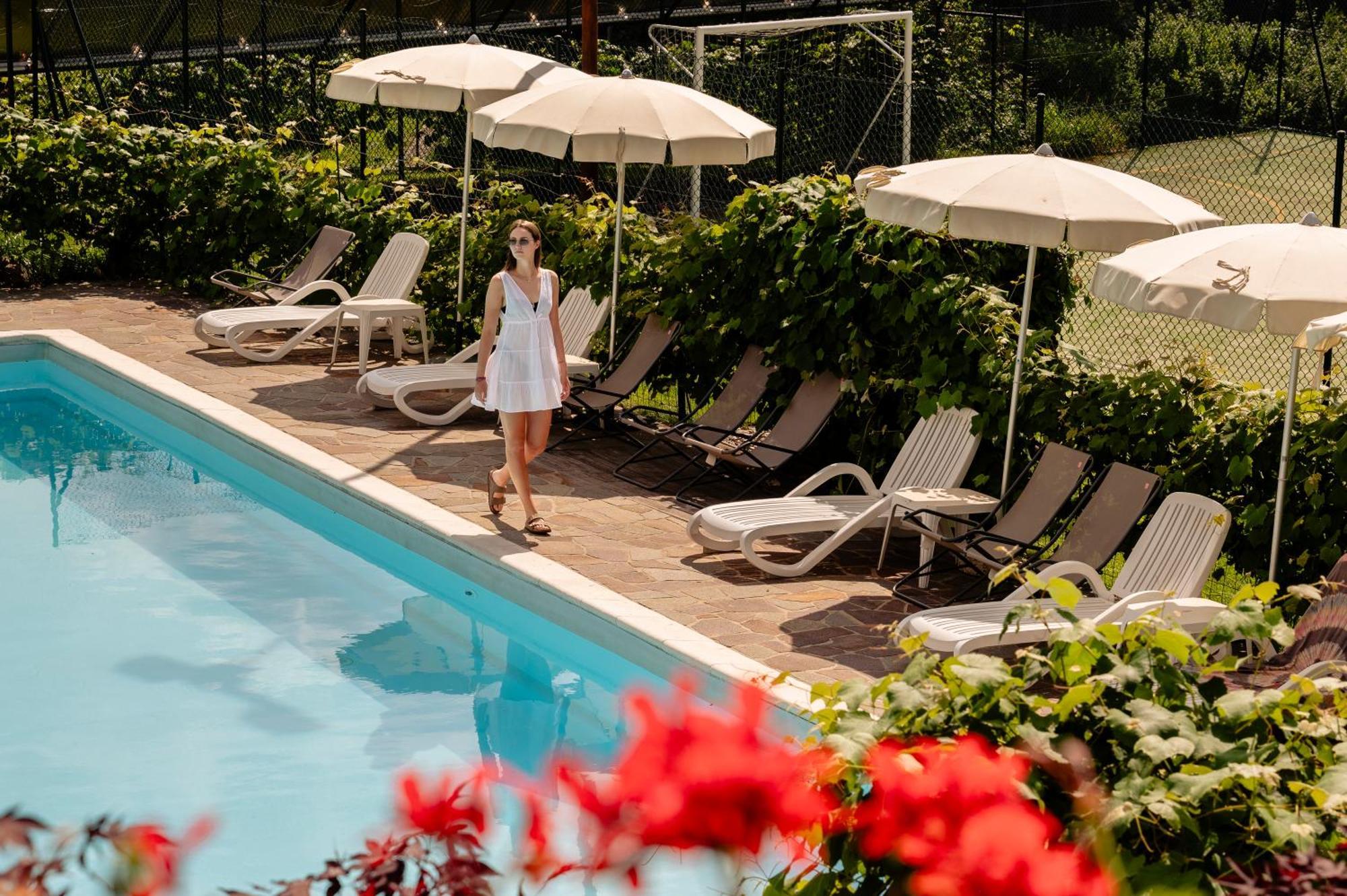 Hotel Scoiattolo Baselga di Pinè Buitenkant foto