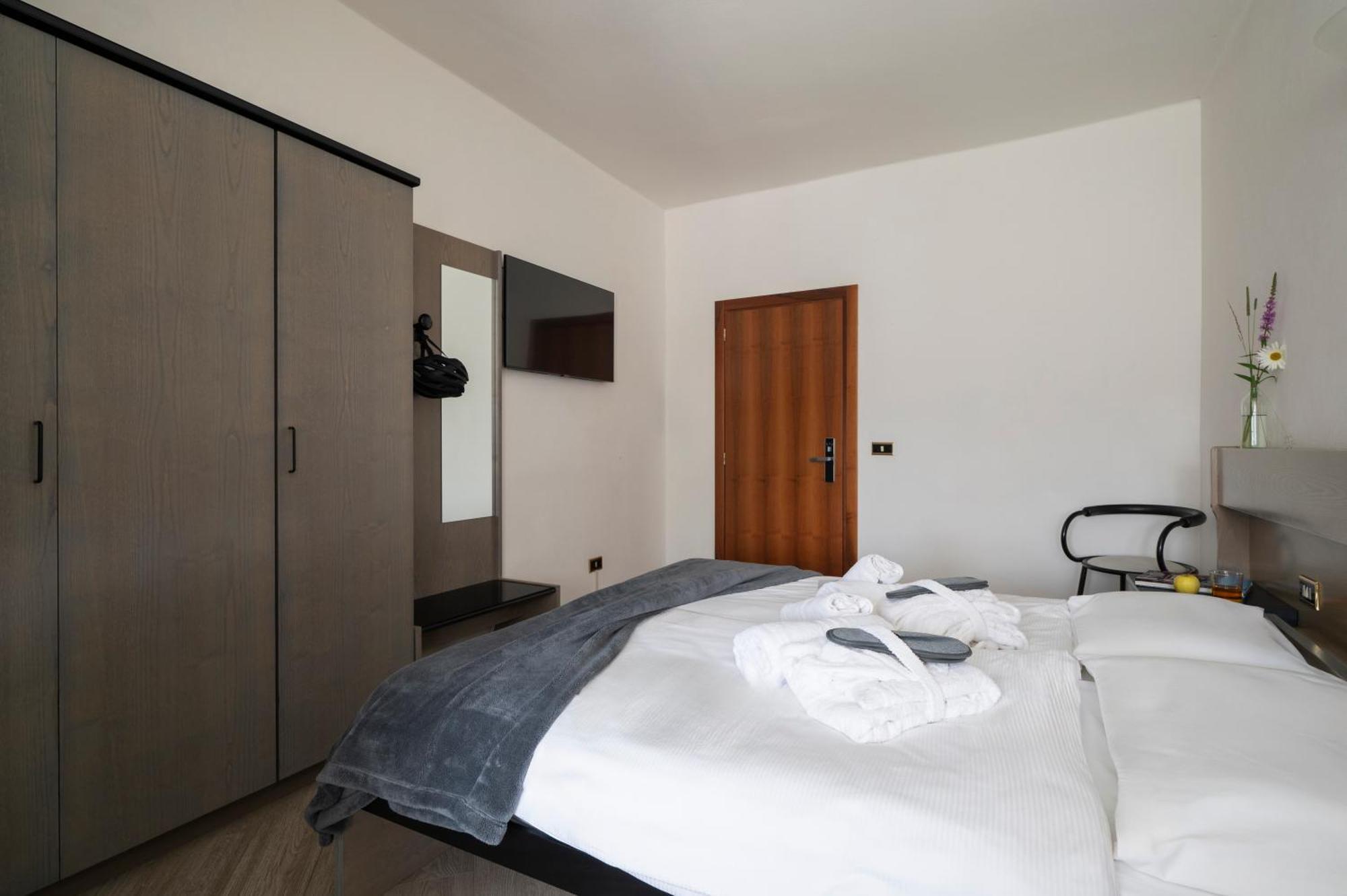 Hotel Scoiattolo Baselga di Pinè Buitenkant foto